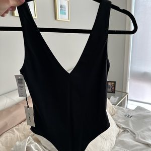 Aritzia Babaton bodysuit never worn